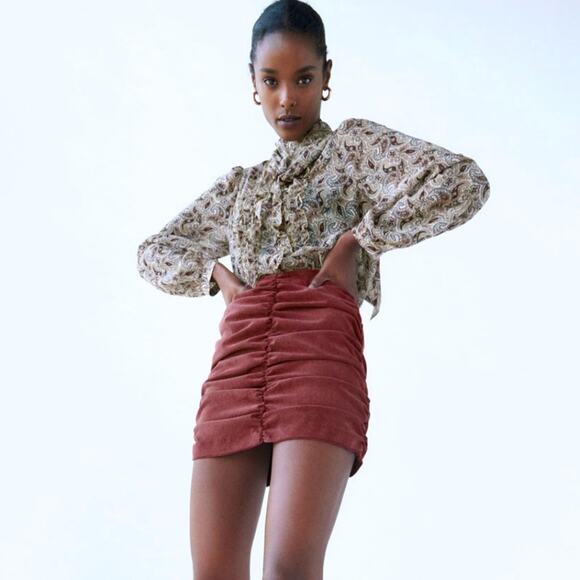 ZARA Blush Ruched Mini Skirt Size XS - Picture 1 of 6